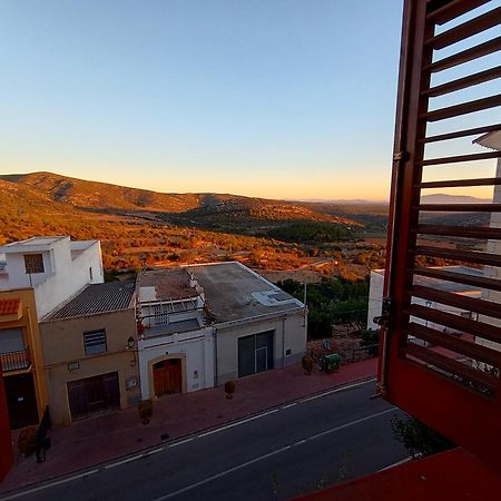 Tranquil And Spacious Townhouse In Historical And Picturesque Cervera Del Maestre Kültér fotó
