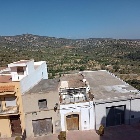 Tranquil And Spacious Townhouse In Historical And Picturesque Cervera Del Maestre Kültér fotó