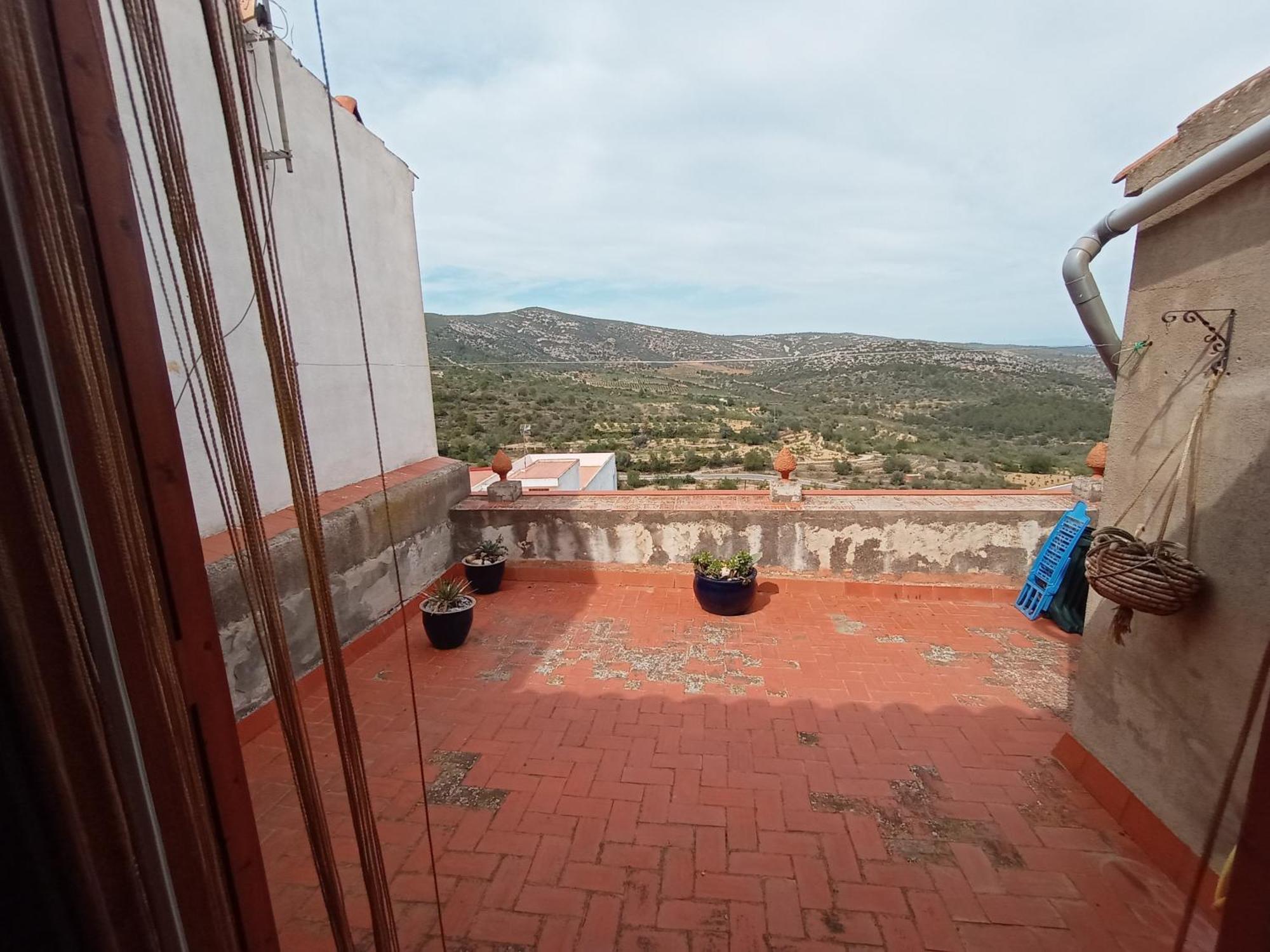 Tranquil And Spacious Townhouse In Historical And Picturesque Cervera Del Maestre Kültér fotó